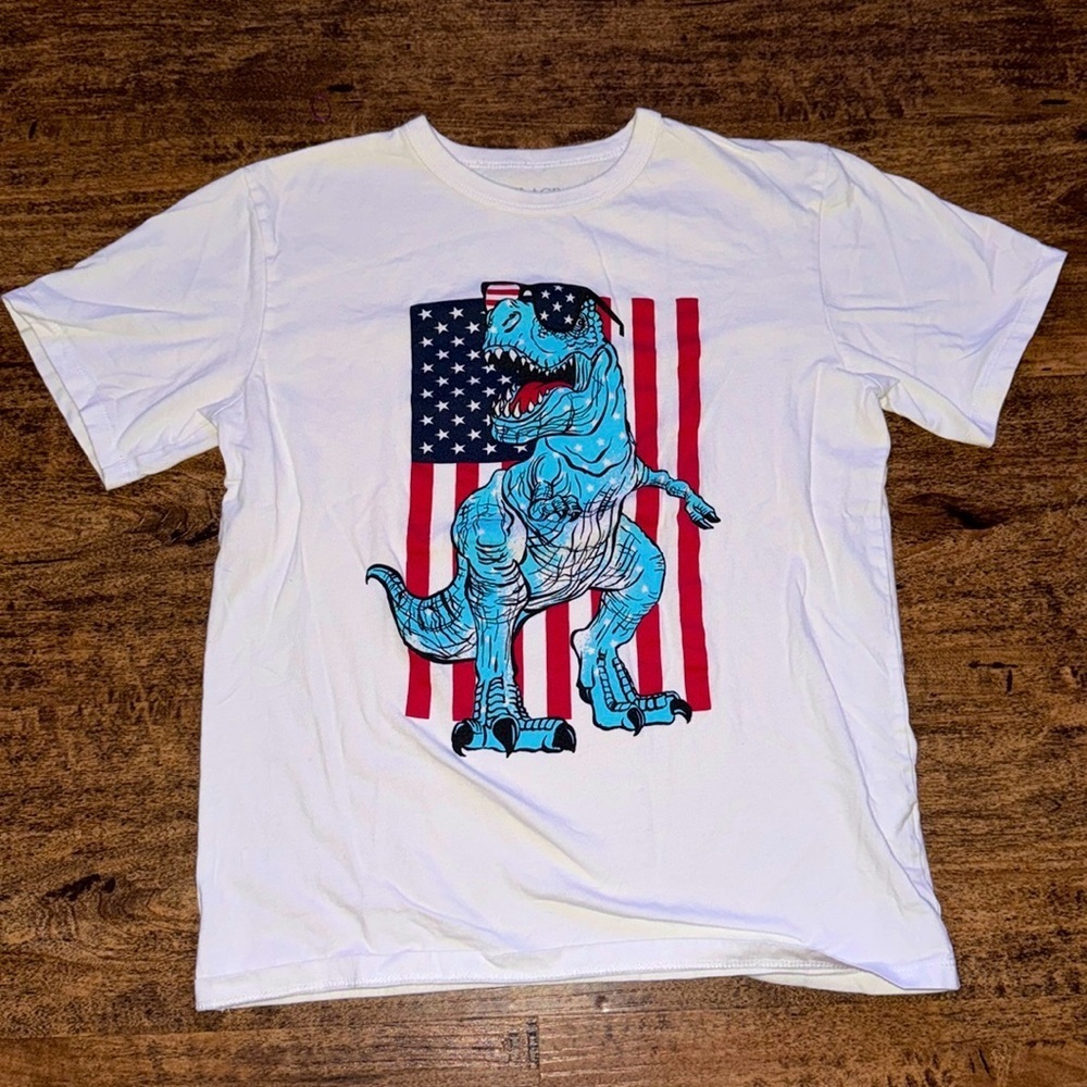 T-Rex 🦖 graphic tee boys size large